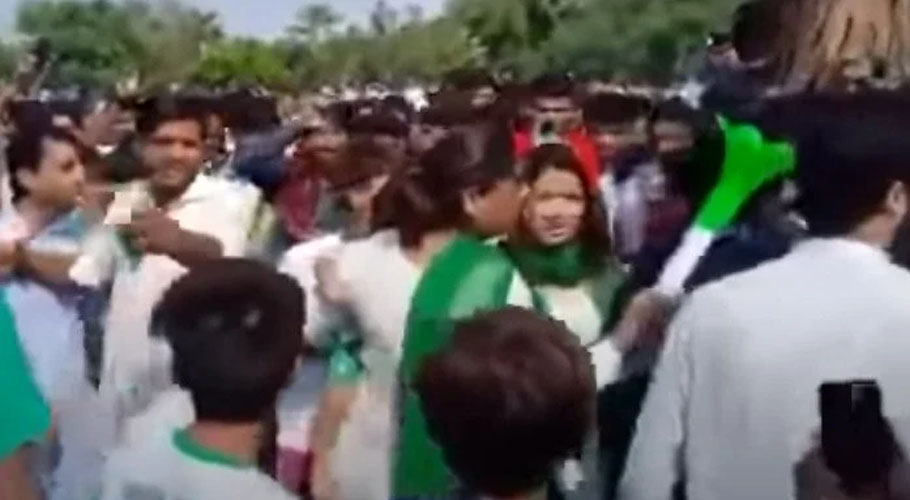 Another video of Ayesha Akram from Minar-e-Pakistan incident surfaces online