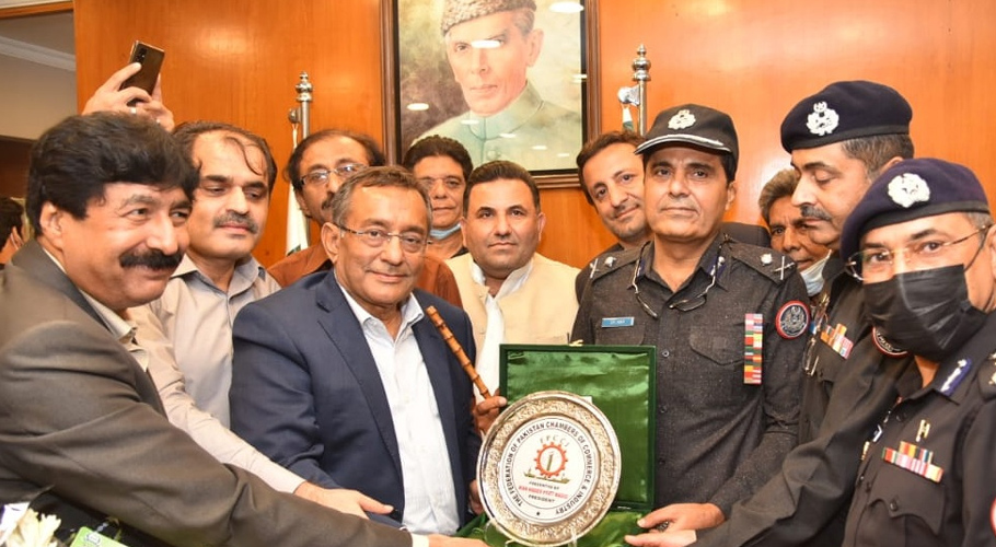 فیصل ایدھی اور ایڈیشنل آئی جی پی سندھ پولیس کا سینئر آفیسرز کے ہمراہ  ایف پی سی سی آئی کا دورہ