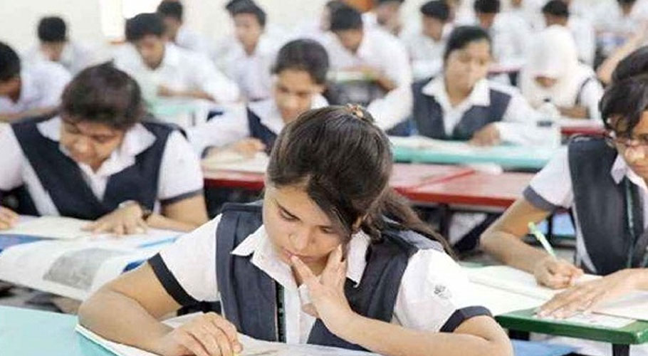 حکومت کا دسویں اور بارہویں کے تمام طلبا کو پاس کرنے کا فیصلہ