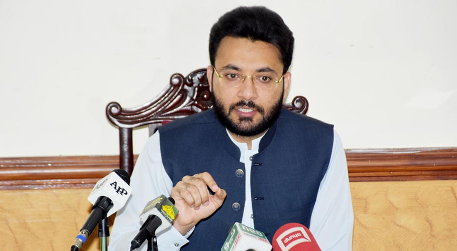 وزیر اعظم عمران خان وقت آنے پر اپنے کارڈز استعمال کریں گے، فر خ حبیب