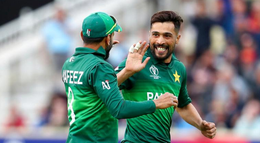 بھمرا کیساتھ شاہین آفریدی کا مقابلہ کرنا بے وقوفی ہوگی، محمد عامر