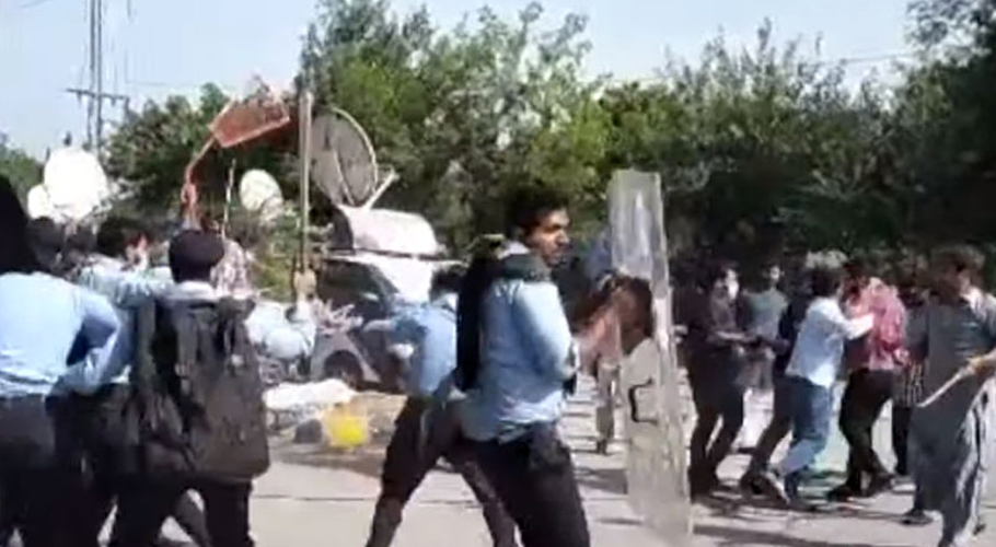 اسلام آباد، ینگ ڈاکٹرز اور پولیس کا تصادم، لاٹھی چارج اور شیلنگ