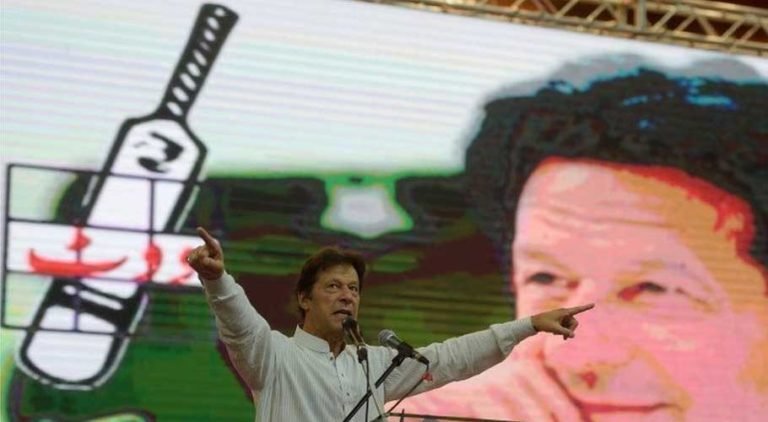 عمران خان کا کرکٹر سے وزیراعظم بننے تک کا تصویری سفر
