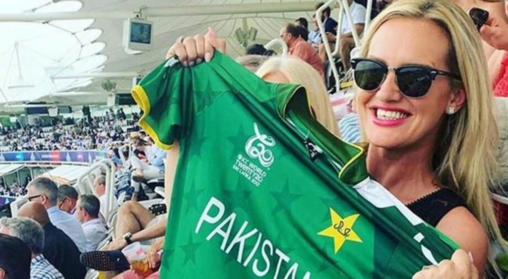 ورلڈ کپ کیلئے پاکستان اور آسٹریلیا کا مقابلہ، شنیرا اکرم کس کا ساتھ دیں گی؟