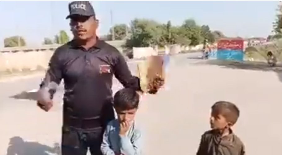 Sindh police constable offered son for sale