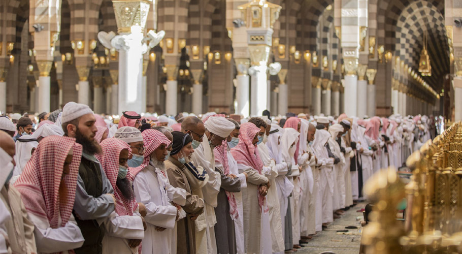 سال 2021 میں مسجدِ نبوی ﷺ میں 95ہزار افراد کا اجتماع، نمازِ جمعہ آخری بار ادا