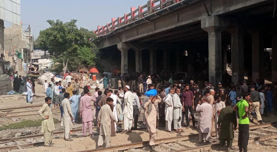 railway operation against encroachments suspended till Monday in kala pul