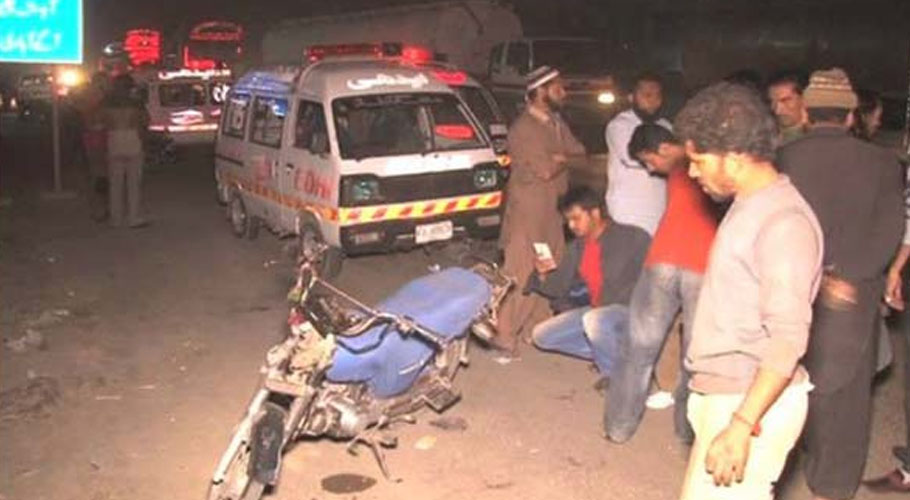 گلشنِ معمار میں ڈمپر اور موٹر سائیکل کا تصادم، 3 افراد جاں بحق