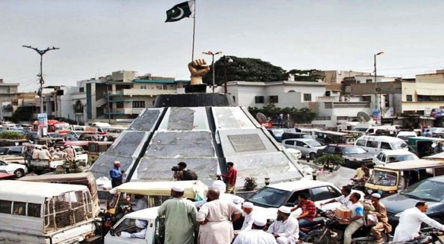 ایم کیو ایم کے مرکز نائن زیرو کے دفاتر گرانے کیلئے بھاری مشینری عزیز آباد میں داخل