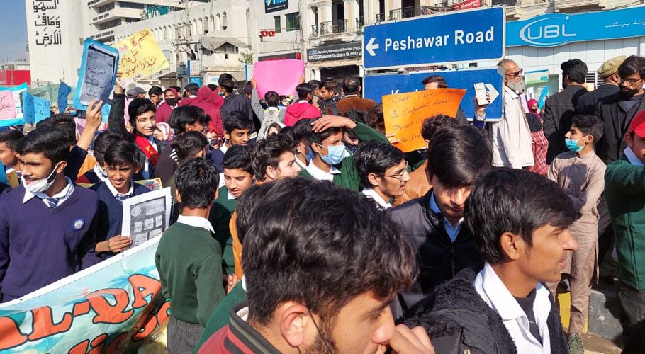 کینٹ بورڈ کے علاقے سے اسکولوں کی منتقلی، طلباء و طالبات کا مستقبل خطرے میں پڑ گیا