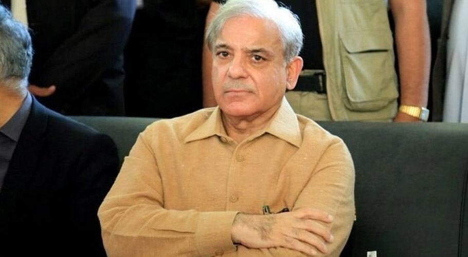 پاکستان میں معاشی تباہی موجودہ حکومت کی وجہ سے ہورہی ہے۔شہباز شریف