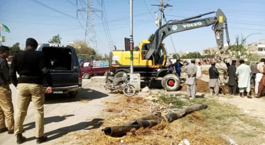 واٹر بورڈ نے ضلع شرقی کا ایک اور غربی کے 5 ہائیڈرنٹس مسمار کر دیئے