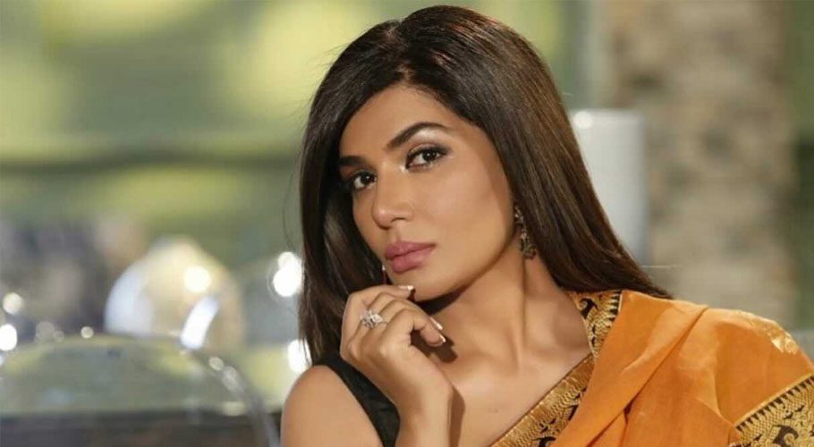 50 کی ہوگئی ہوں لیکن دل جوان ہے، ٹرولنگ سنجیدہ نہیں لیتی، عفت عمر