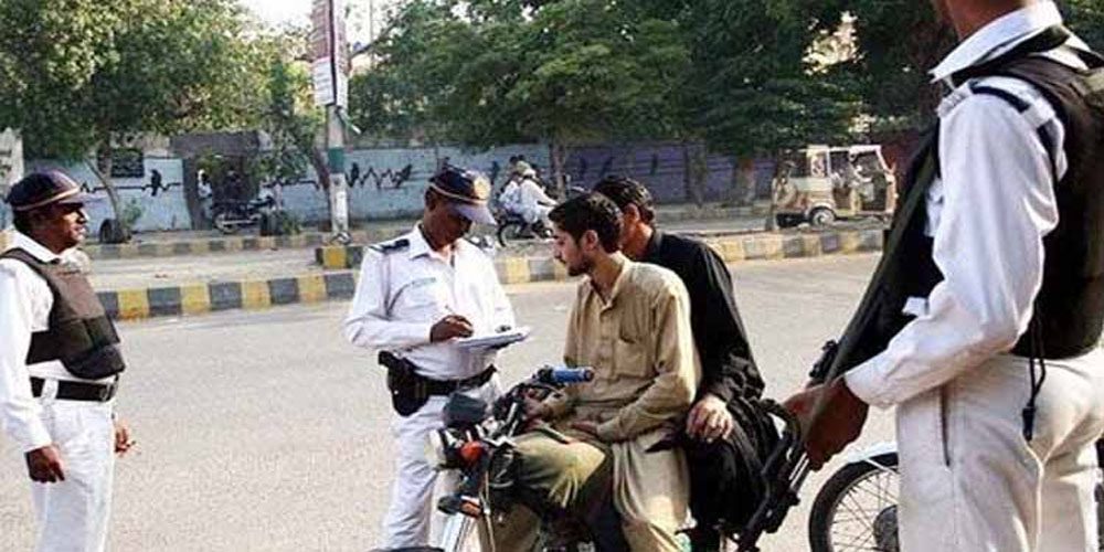 غلام نبی میمن نے ماتحت افسران سے ٹریفک چالان کا اختیار واپس لے لیا