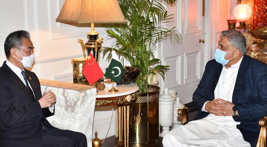 چینی وزیرخارجہ کی آرمی چیف سے ملاقات، علاقائی سلامتی پر تبادلہ خیال