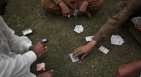 میمن گوٹھ کے نزدیک کراچی کا سب سے بڑا جوئے کا اڈہ دریافت، 100ملزمان گرفتار
