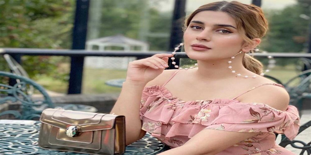 سوشل میڈیا لوگوں کو احساس کمتری میں مبتلا کرتا ہے، کبریٰ خان