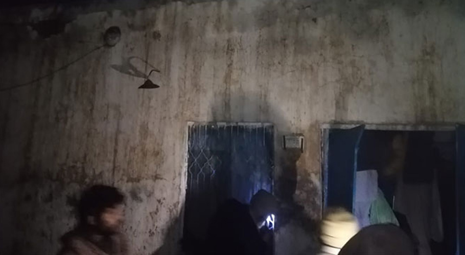 مردان میں گھر کی چھت گر گئی، 2 بچوں سمیت 3 افراد جاں بحق