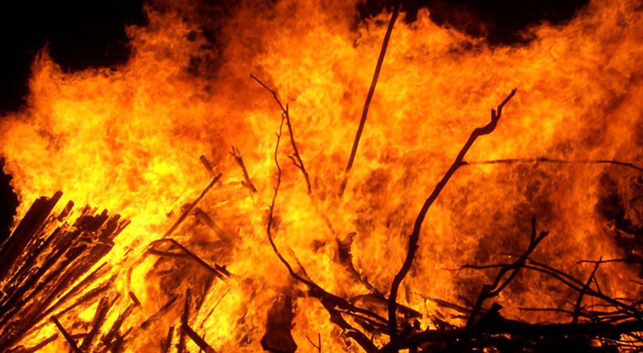 کراچی میں جھونپڑیوں میں آگ لگنے سے5 بچے جاں بحق ہوگئے