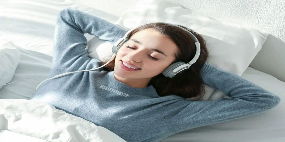 کیا آپ موسیقی سننے کیلیئے ہیڈ فونز کا استعمال کرتے ہیں؟ تو یہ بات ضرور جان لیں