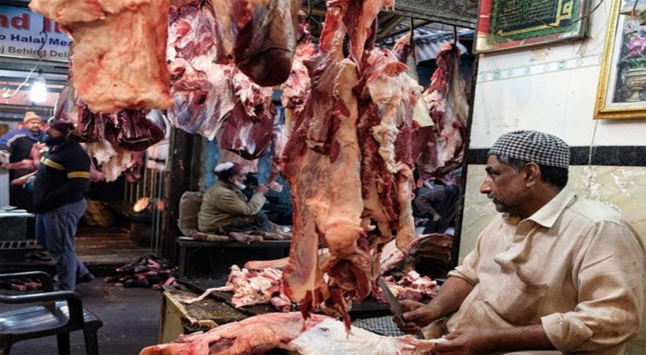 بھارت میں جاری حجاب تنازع، مسلمان قصاب پر تشدد، حلال گوشت پر پابندی کا مطالبہ