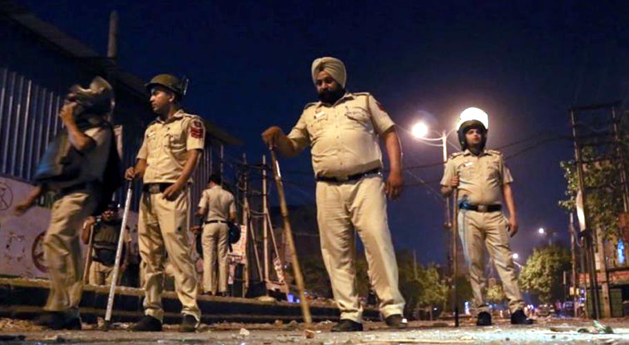 نئی دہلی میں فرقہ وارانہ فسادات پھوٹ پڑے، 14افراد گرفتار