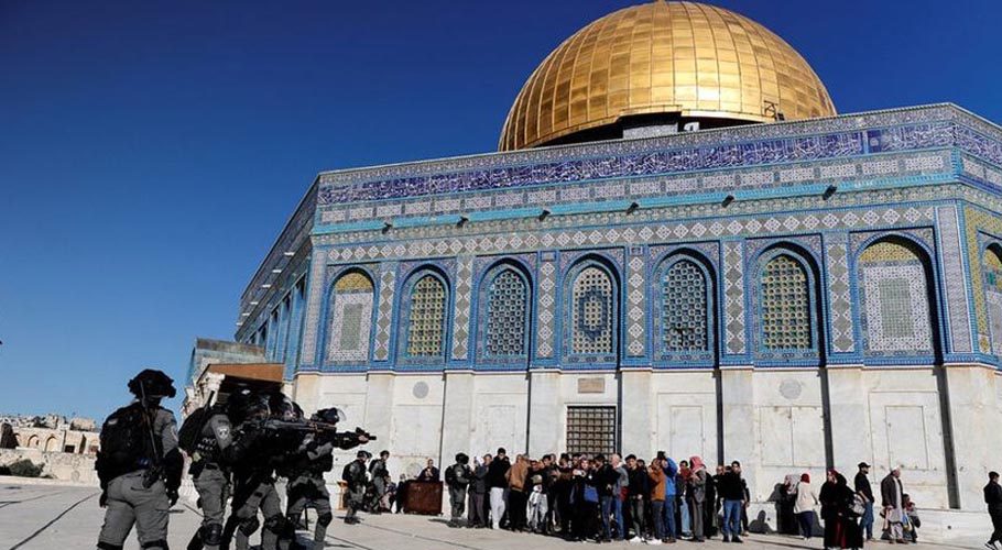 اسرائیلی پولیس کا مسجد الاقصیٰ پر حملہ، 152 افراد فلسطینی زخمی