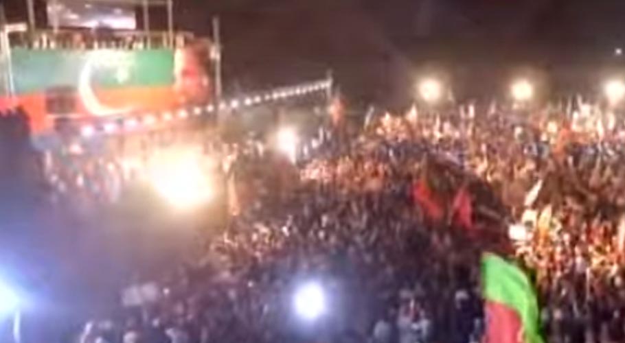 تحریک انصاف کا پشاور میں تاریخی پاور شو، قائدین کے حکومت پر وار
