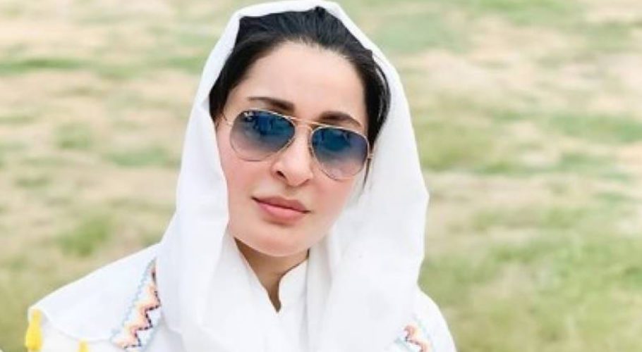 شائستہ لودھی ’گیم شو‘ کے اسٹیج پر گرپڑیں، ویڈیو وائرل
