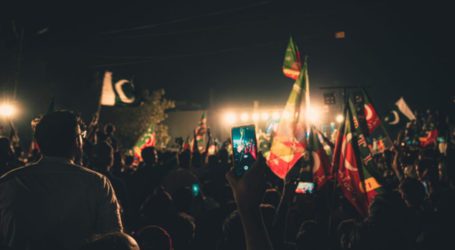 تصویری تجزیہ، عمران خان کی حکومت کے خاتمے کے خلاف ملک بھر میں احتجاج