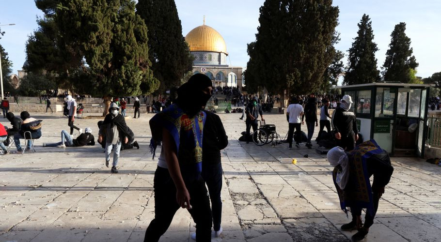 At least 57 Palestinians injured as Israeli police raid Al-Aqsa mosque