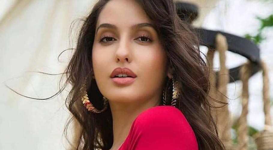 نورا فتیحی کا نیا فوٹو شوٹ مداحوں میں مقبول ہوگیا