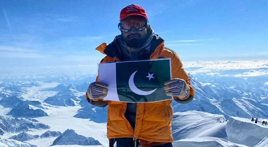 پاکستانی کوہ پیما اسد علی کا کارنامہ، شمالی امریکا کی بلند ترین چوٹی سر کرلی