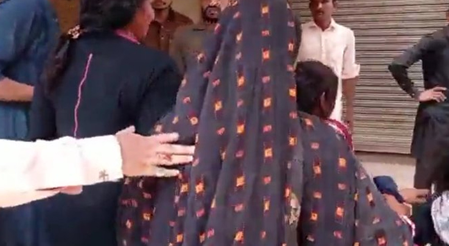 چائے کی پتی چوری کرنے الزام، دکاندارخواتین کو ہراساں کرتے رہے