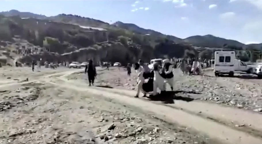 افغانستان میں زلزلے سے ایک ہزار زائد ہلاکتیں، عمارتیں منہدم