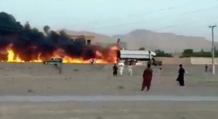 لوگوں کی خاطر اپنی زندگی خطرے میں ڈالنے پر ڈرائیور کو انعام سے نواز ا گیا