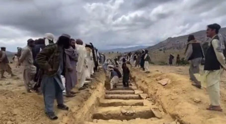 افغانستان میں خوفناک زلزلہ، مرنے والوں کی اجتماعی تدفین کی گئی