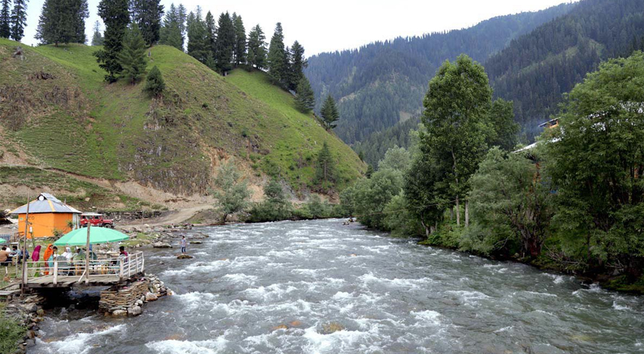ملک میں گرمی کی لہر، سیاحوں نے آزاد کشمیر کے بالائی علاقوں کا رخ کر لیا