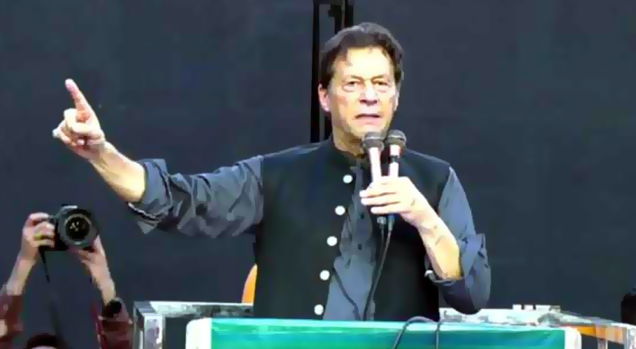 کسی رنگ کا لوٹا اس جنون کا مقابلہ نہیں کر سکتا، عمران خان
