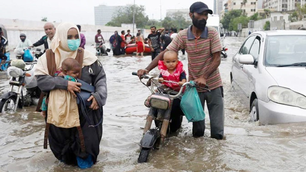 کراچی کے مختلف علاقوں میں موسلا دھار بارش،محکمہ موسمیات کی مزید بارشوں کی پیشگوئی