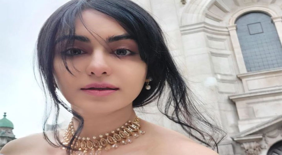 ادا شرما نے پتوں سے بنا ہوا لباس پہن لیا، سوشل میڈیا صارفین کی تنقید