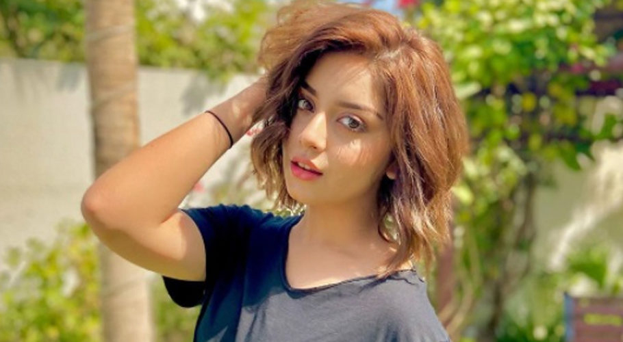 علیزے شاہ سوشل میڈیا صارفین کی تنقید کی زد میں، وجہ کیا