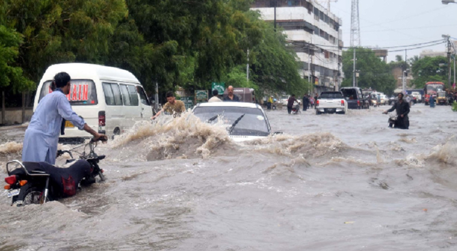 سندھ، بارشوں کا سلسلہ جاری، ندی نالوں میں طغیانی