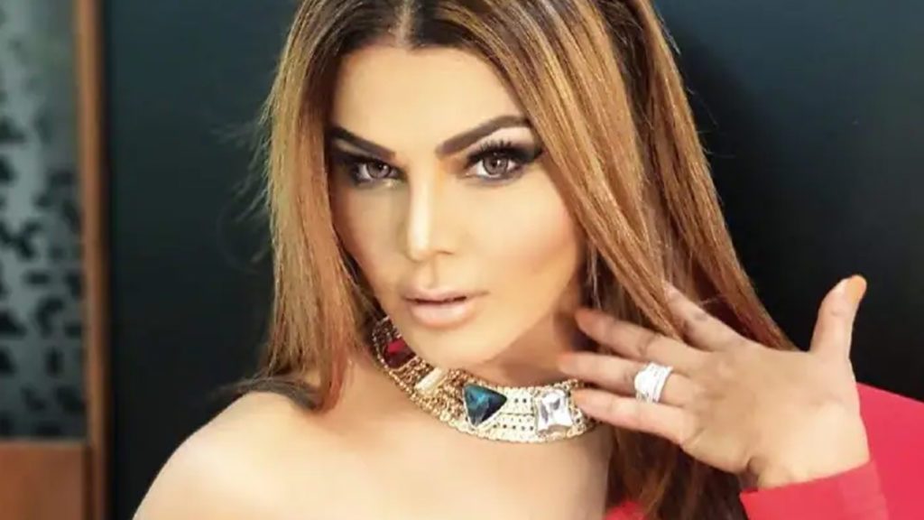 راکھی ساونت کا صحافی پر مکوں اور لاتوں سے حملہ