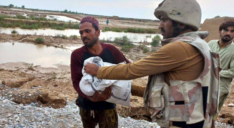 آرمی کا سیلاب متاثرین کیلئے امدادی رقوم جمع کرنے کا کوئی اکاؤنٹ نہیں،آئی ایس پی آر