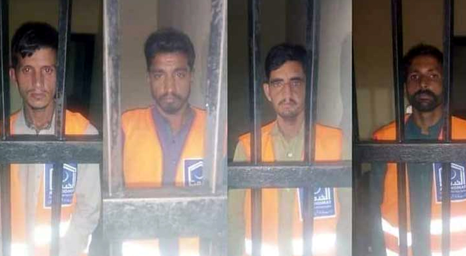 سیلاب زدگان کے نام پر پیسہ جمع کرنے والے چار نوسر باز گرفتار