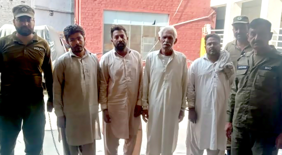 ذہنی معذور افراد سے بھیک منگوانے والے 3ملزمان گرفتار