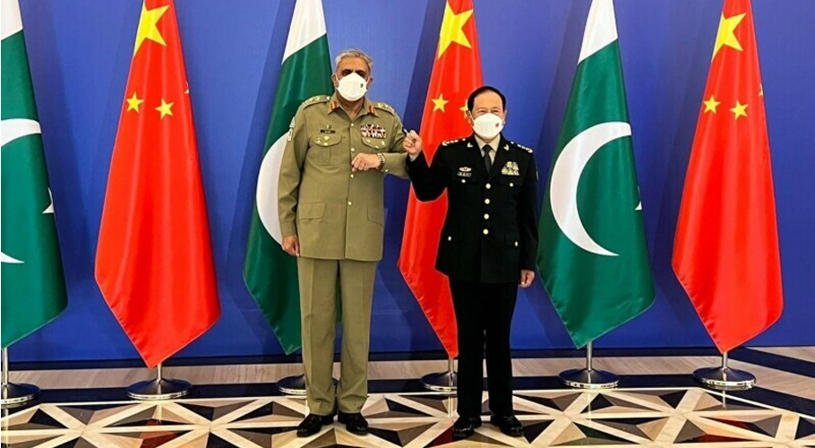 آرمی چیف کی چینی وزیر دفاع سے ملاقات، دوطرفہ تعلقات پر تبادلہ خیال