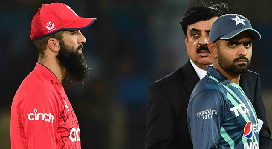 بابر اعظم کا اسٹرائیک ریٹ برا نہیں، تیسرے میچ میں اہم تبدیلیاں کرینگے۔معین علی