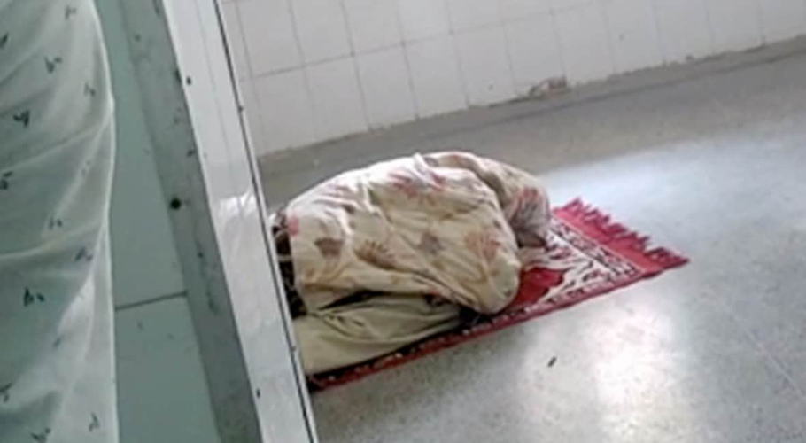 خاتون کا اسپتال میں نماز پڑھنا جرم کے زمرے میں نہیں آتا، بھارتی پولیس
